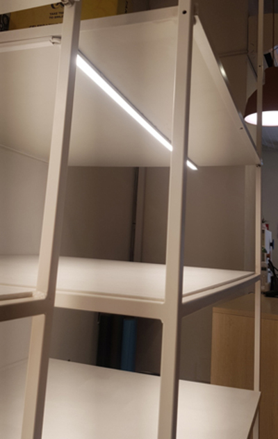 adaptacion de estanteria con tira de led zapateria 1 venta y colocacion M&M