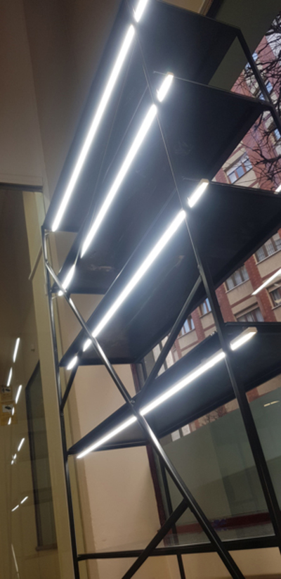 adaptacion de estanteria oro caja tira de led venta y colocacion M&M