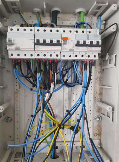 locales y naves instalaciones electricas M&M